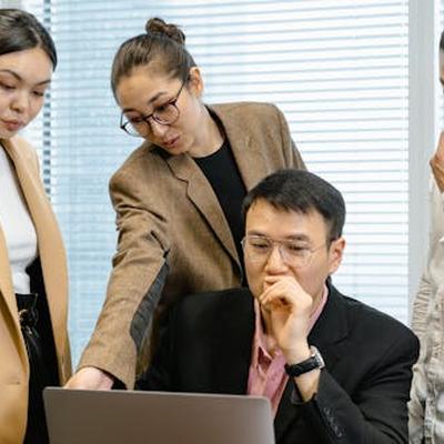 蓬盈冉